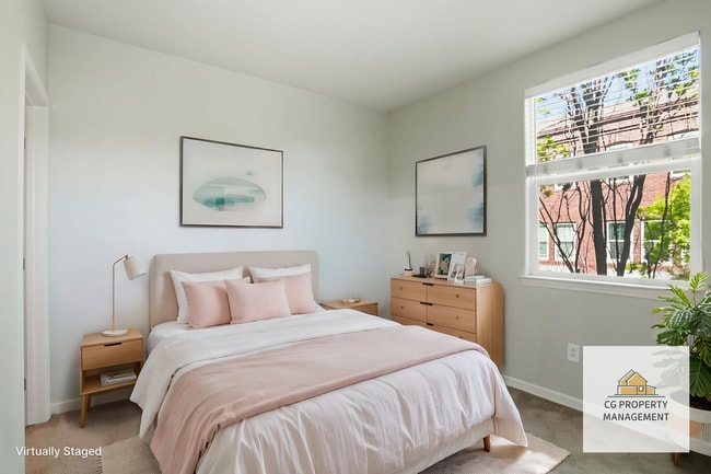 Building Photo - 837 Font-