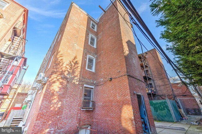 Building Photo - 4508 Walnut St