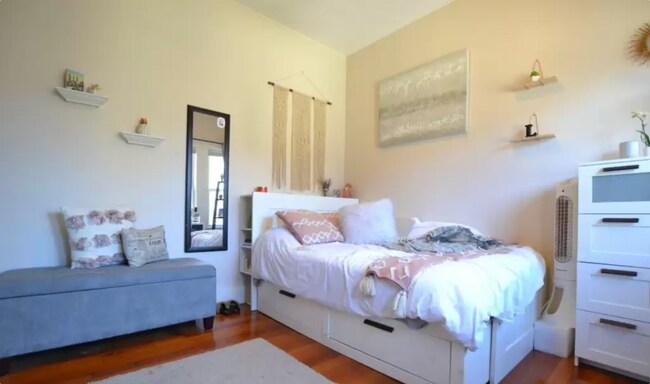 Building Photo - Modern 4-Bed, 2-Bath Near BU — Newly Renov...