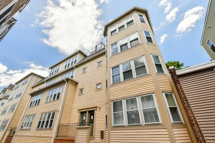 Building Photo - 130 Tudor St