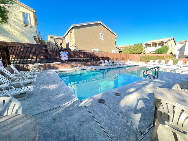 Building Photo - 9861 Iris Valley St