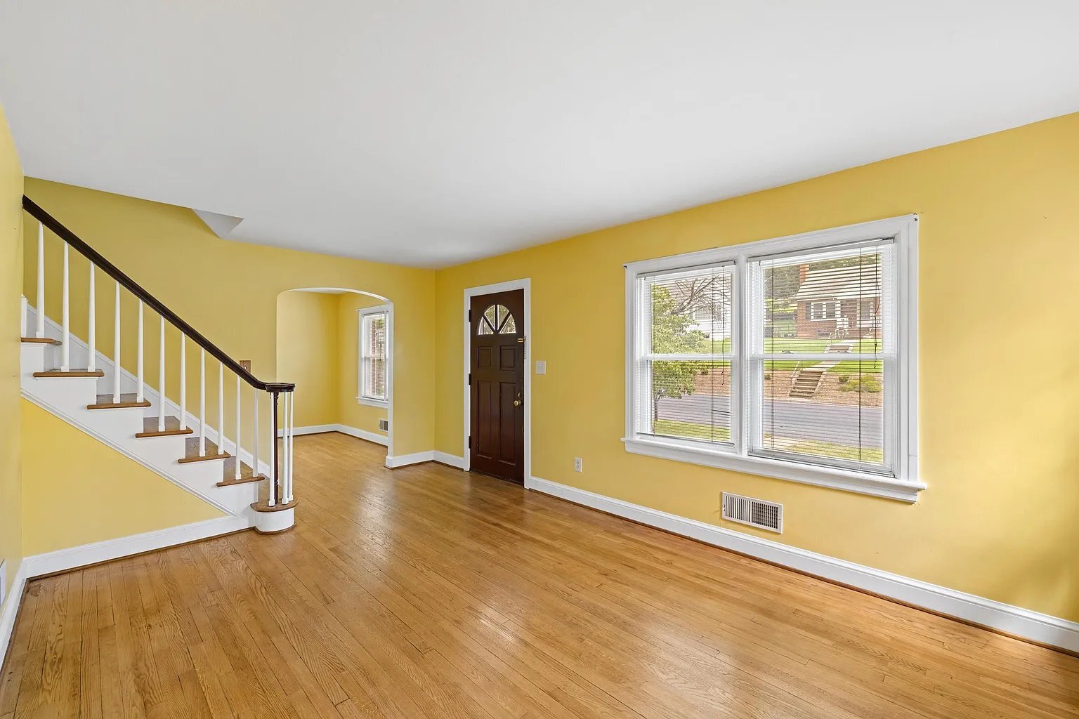 Building Photo - 1206 Spring Hill Rd