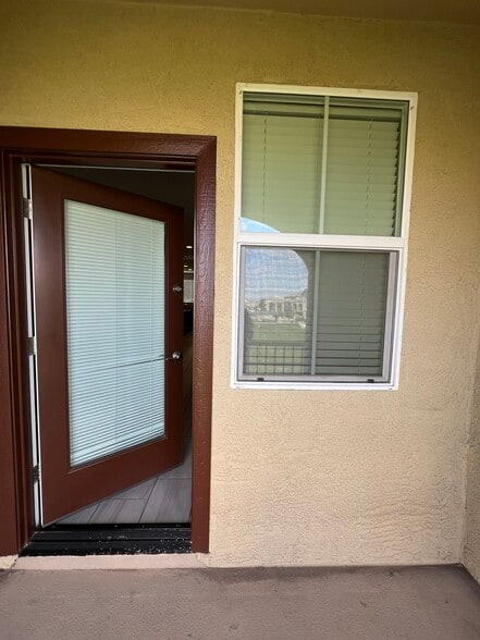 Building Photo - 1255 N Arizona Ave