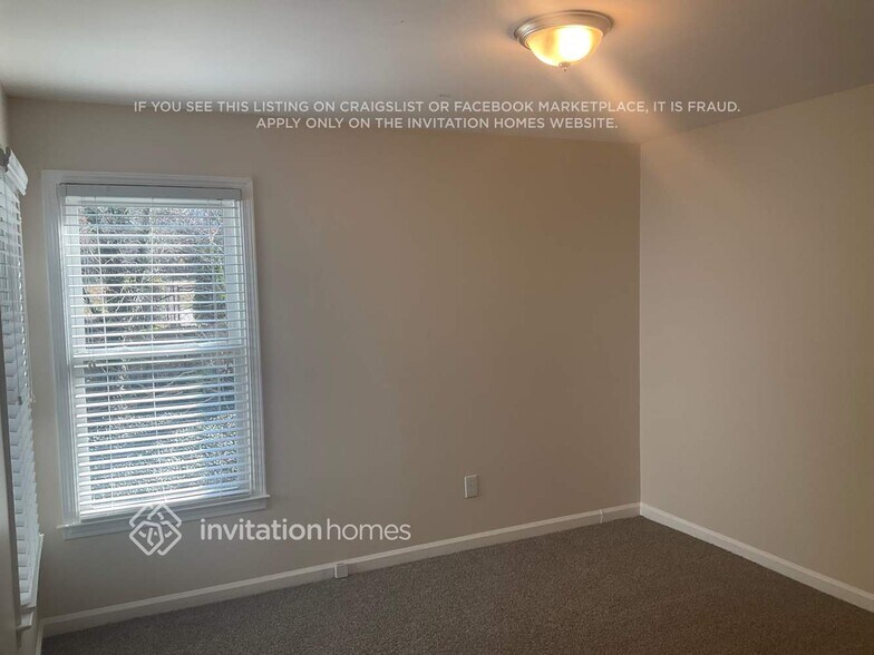 Building Photo - 2977 Kaley Dr NW
