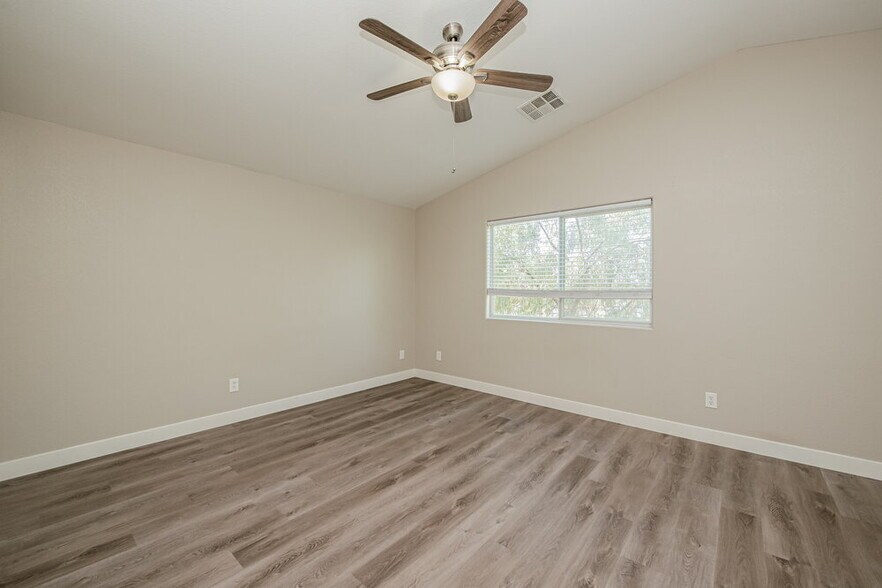 Building Photo - 6711 Scarlet Star Ave