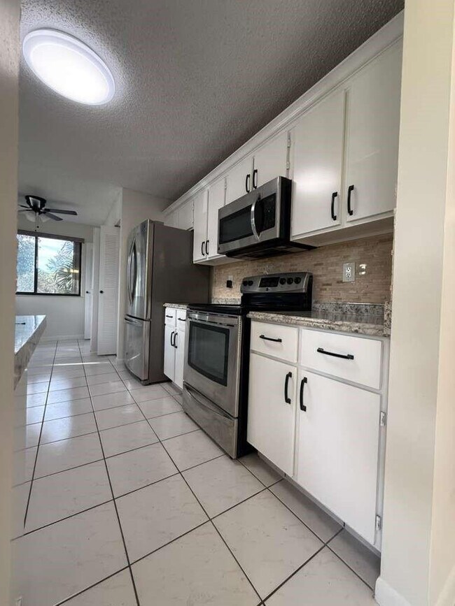 Building Photo - 9321 SW 23rd St