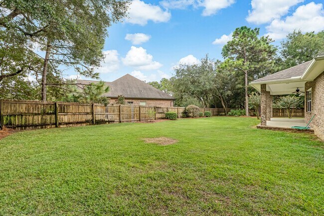 Building Photo - Gorgeous Southern Living Home in Coveted S...