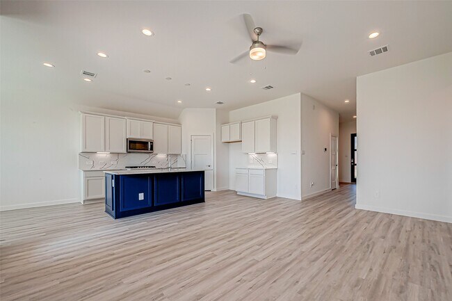 Building Photo - 3264 Voda Bnd Dr