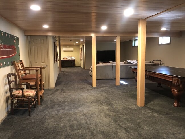 Building Photo - 1140 Roosevelt Trail