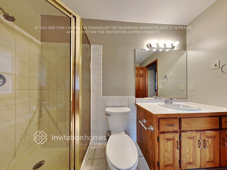 Building Photo - 1730 Atwater Path E