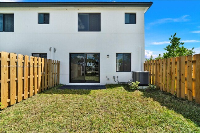 Building Photo - 34520 SW 191st Ct