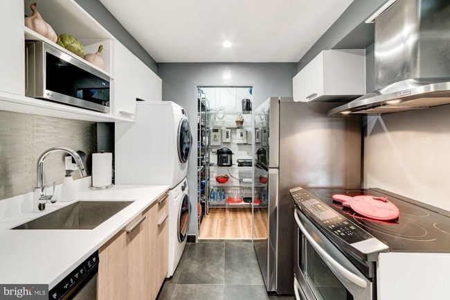 Building Photo - 2501 M St NW