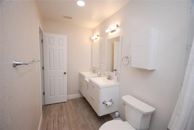 Building Photo - 6515 La Mesa Cir