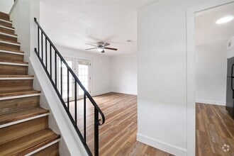 Building Photo - 2217 Mission Hill Dr