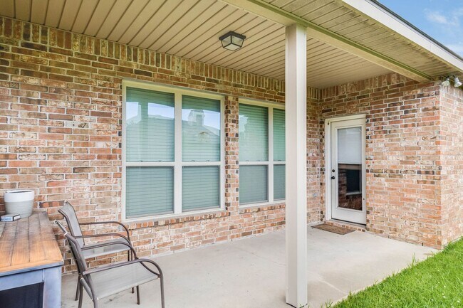 Building Photo - RENTAL HOME AVAILABLE NOW IN YOUNGSVILLE!