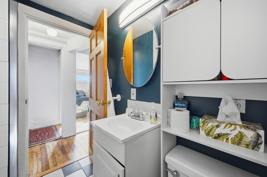 Building Photo - 2 Ridgeland Ave