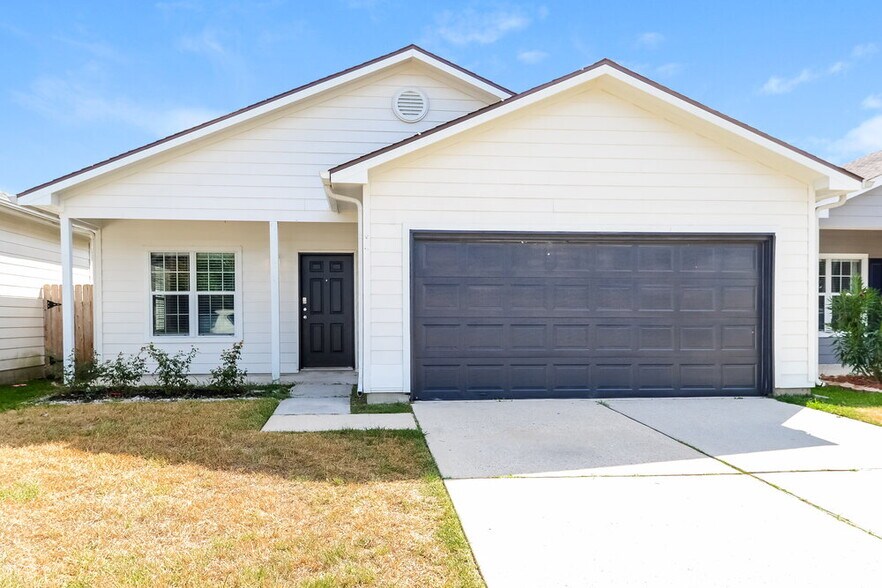 Primary Photo - 21319 Sweet Grass Ln