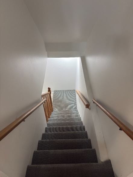 Building Photo - 6919 Rolling Rd