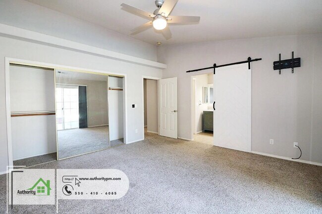 Building Photo - 2378 Castlewood Dr
