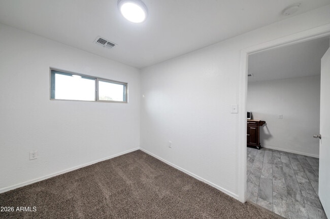 Building Photo - 1108 S 33rd Ave