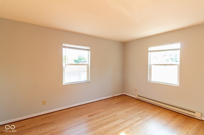 Building Photo - 4835 N Bolton Ave