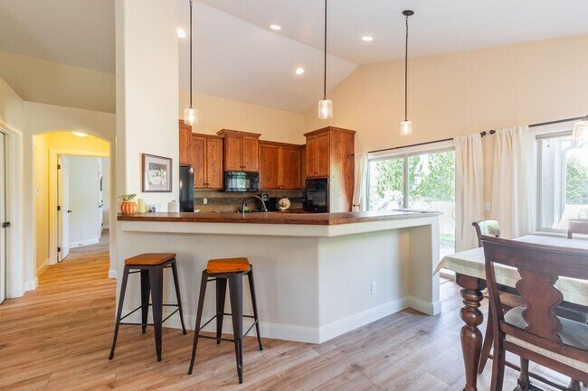 Building Photo - Beautiful Home in the Heart of Eagle