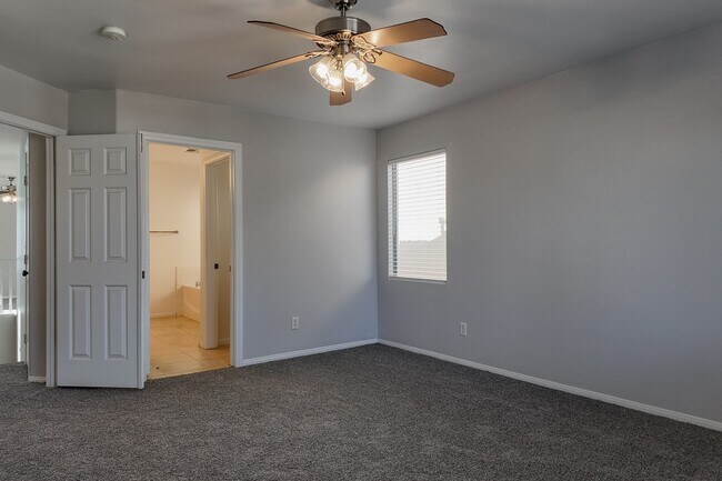 Building Photo - 9222 Cazador St