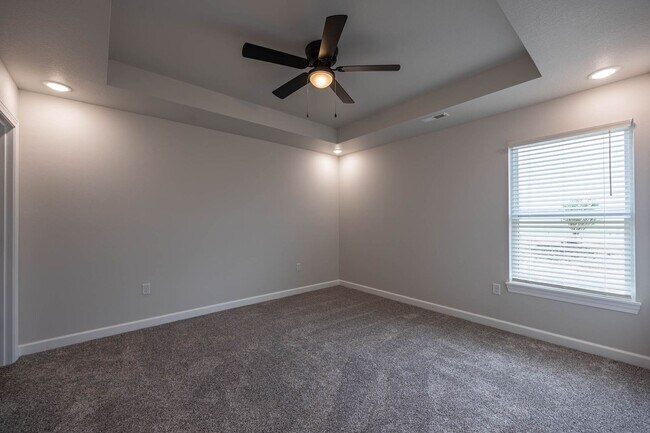 Building Photo - 369 SE 95th Rd