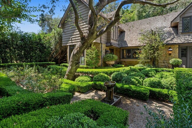 Building Photo - 575 N Beverly Glen Blvd