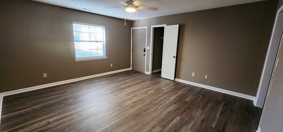 Building Photo - 1535 Warnke Rd NW