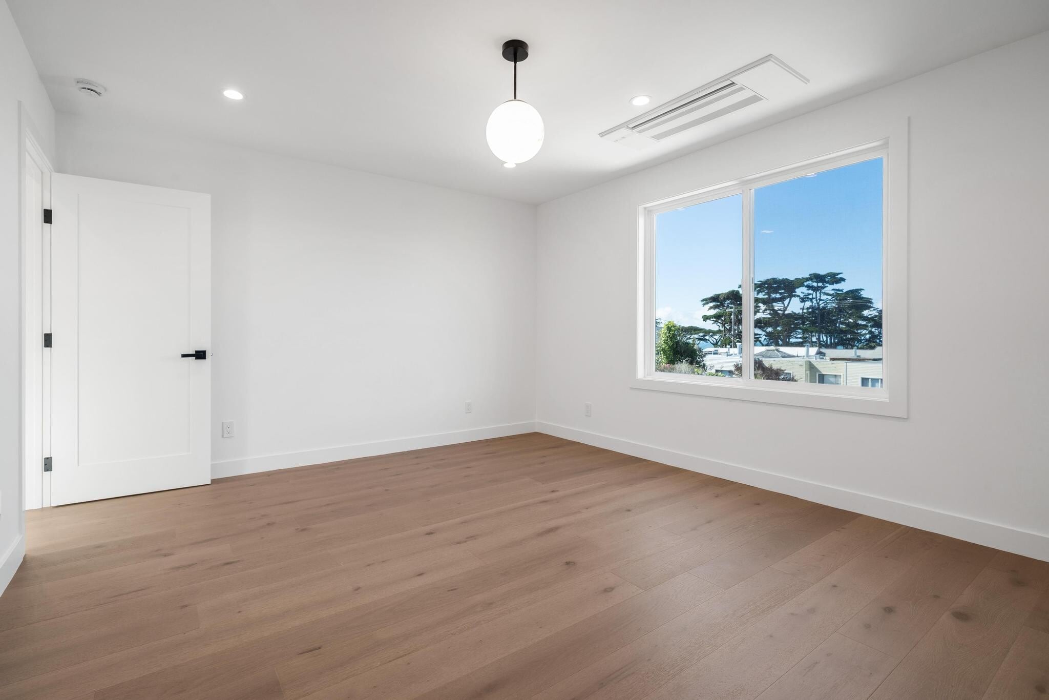 Building Photo - 1815 35th Ave