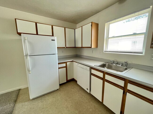 Building Photo - 2117 9th Ave