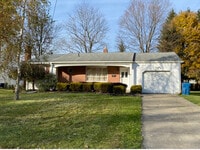 Building Photo - 438 Jaronte Dr