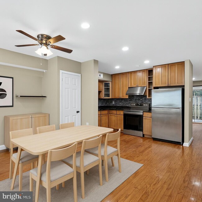 Building Photo - 680 Azalea Dr