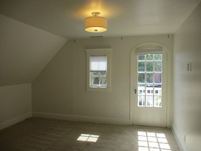 Building Photo - Stunning 4 Bedroom Home in North End Tacoma