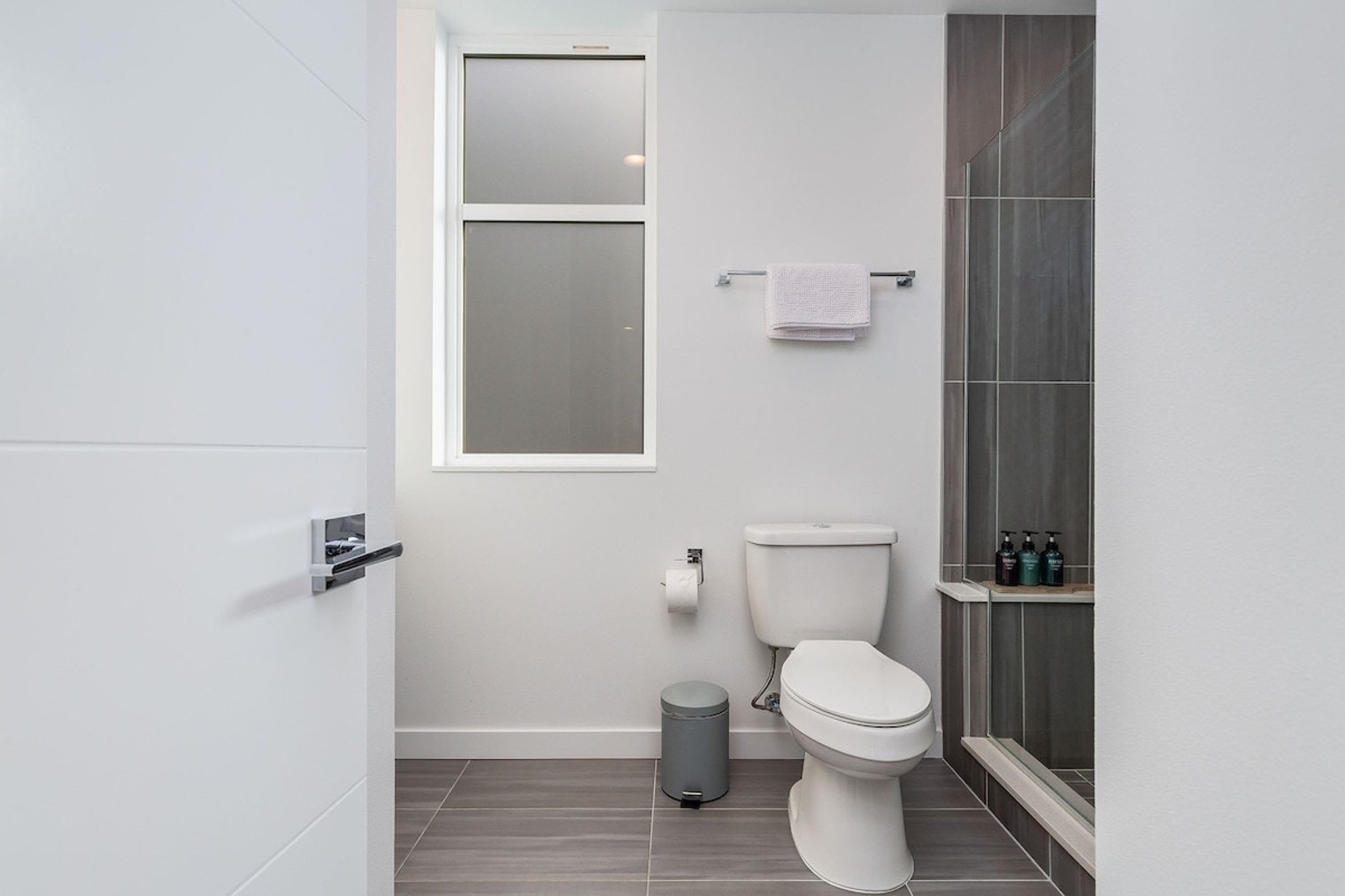 Building Photo - 762 Belmont Pl E