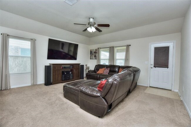 Building Photo - 8072 Bassano Dr