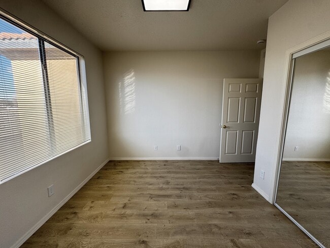 Building Photo - 1109 Meadowlark Way SE