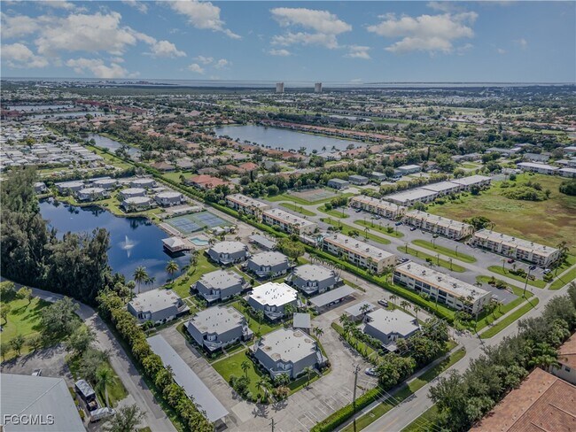 Primary Photo - 16051 Amberwood Lake Ct