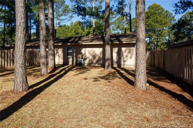 Building Photo - 613 Mosswood Ln