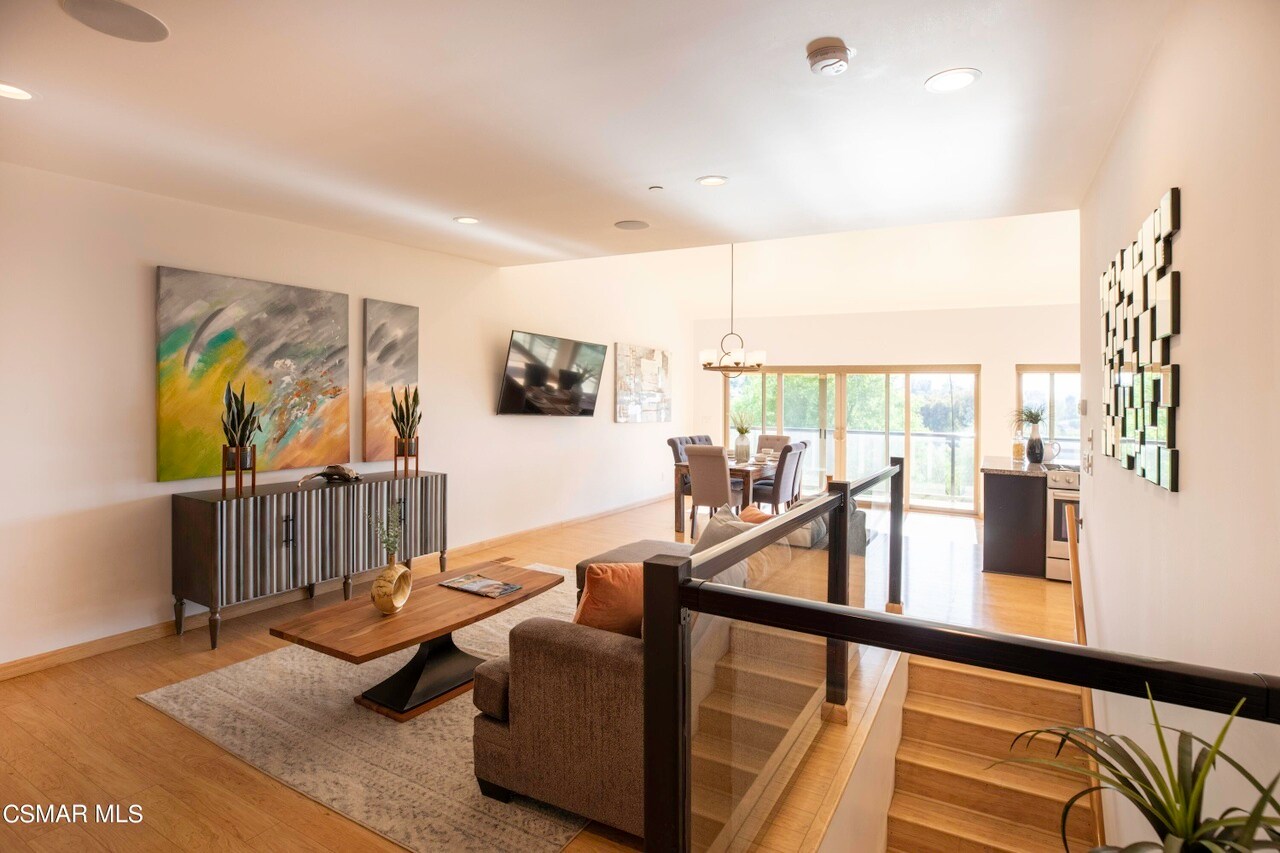 Building Photo - 5293 Calatrana Dr