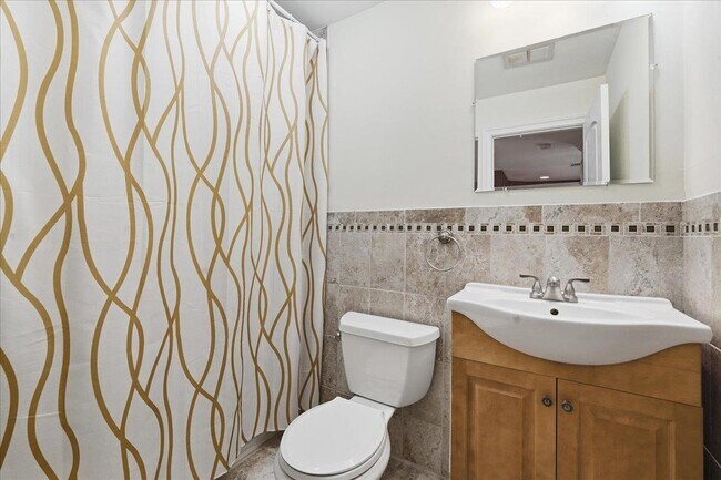 Building Photo - 90 Court House Pl