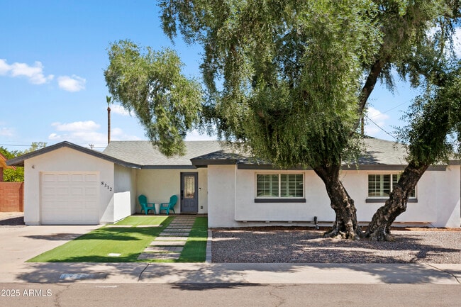 Primary Photo - 8312 E MacKenzie Dr
