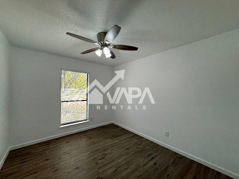 Building Photo - 11411 Big Elk Dr