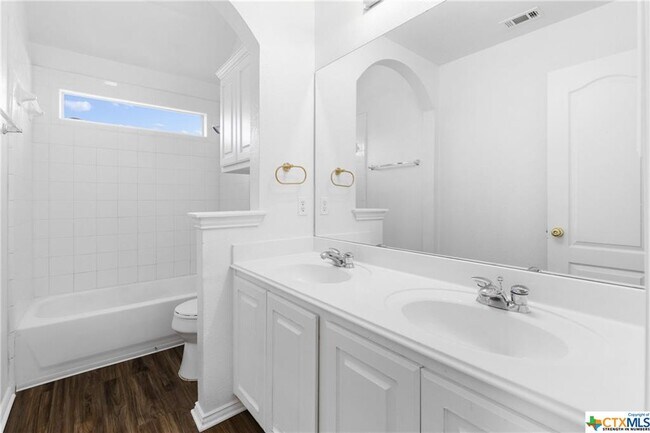 Building Photo - 156 Pecanwood S