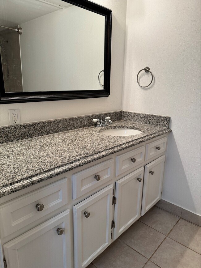 Building Photo - 3922 W Alabama St