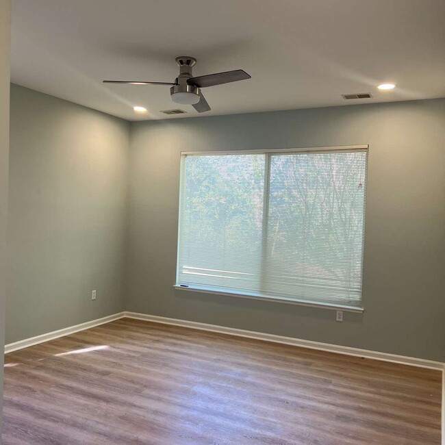 Building Photo - Sun City