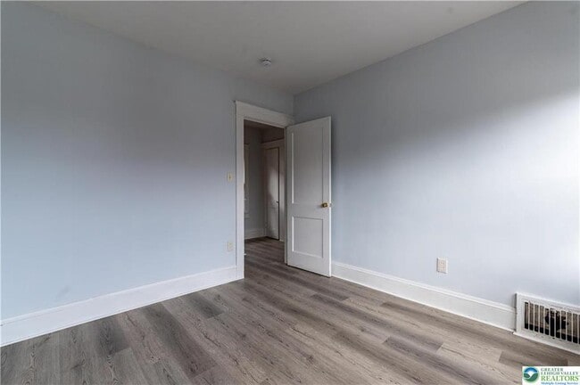 Building Photo - 2001 Ferry St