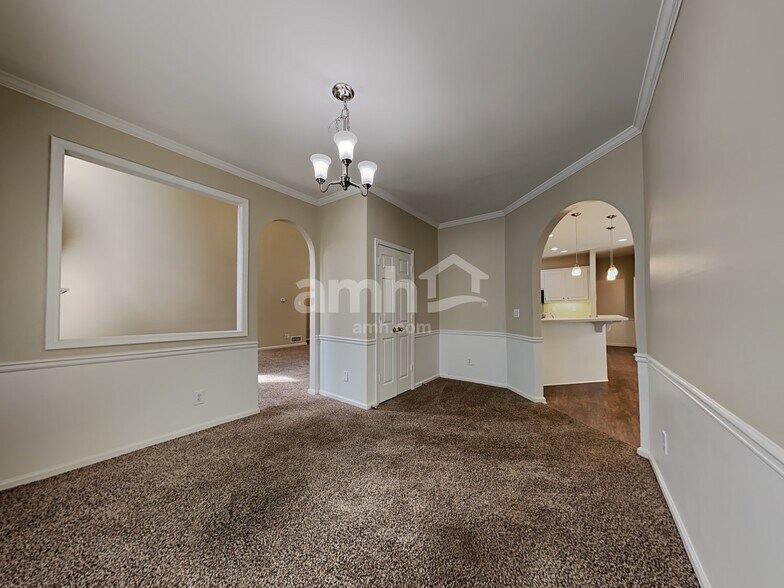 Building Photo - 7270 Wyngate Dr