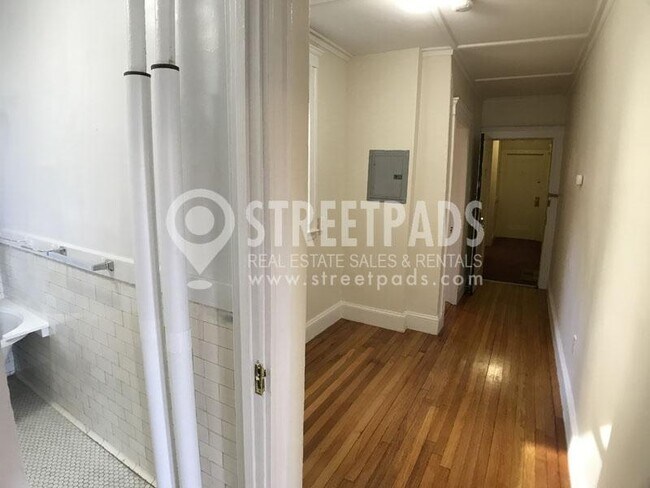 Building Photo - 1 bedroom in Boston MA 02215